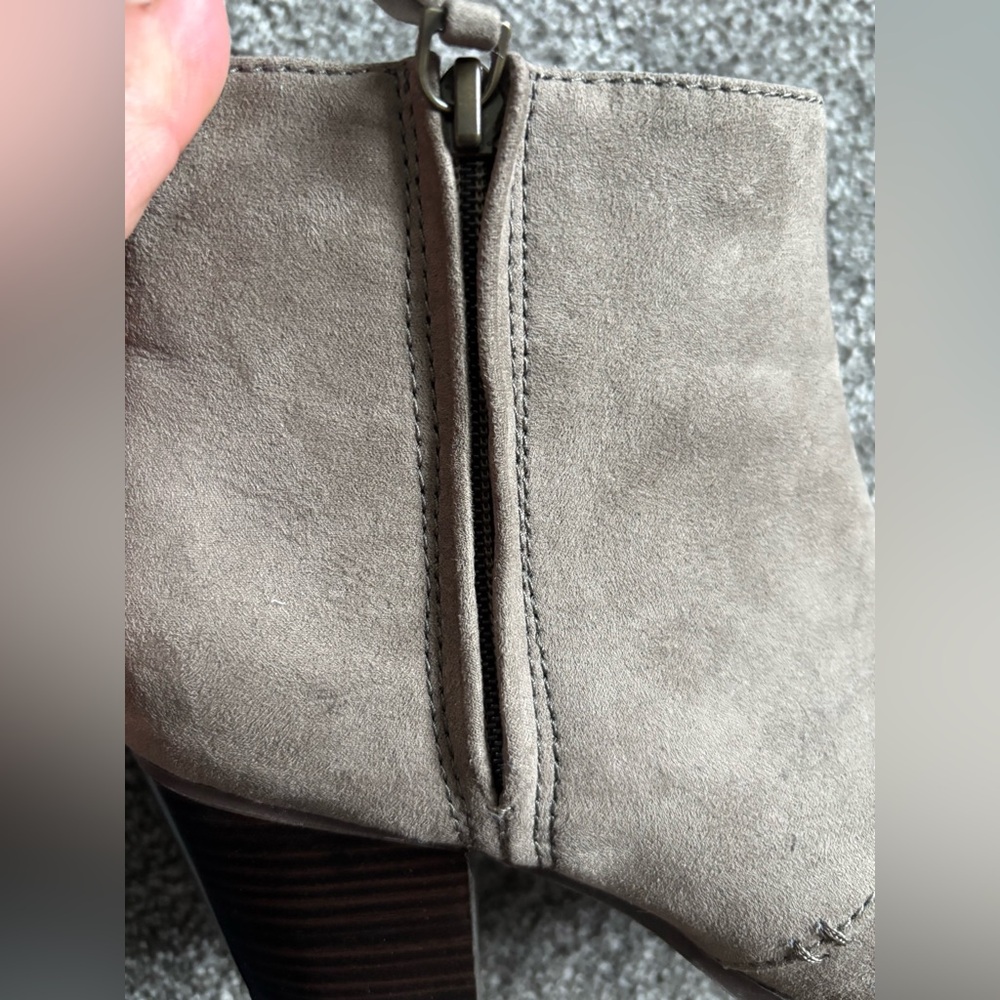 Old Navy Mid Boots With Heel/ Taupe/Sz. (8) - Picture 7 of 12